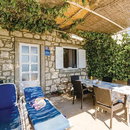 2 Bedroom In Slano